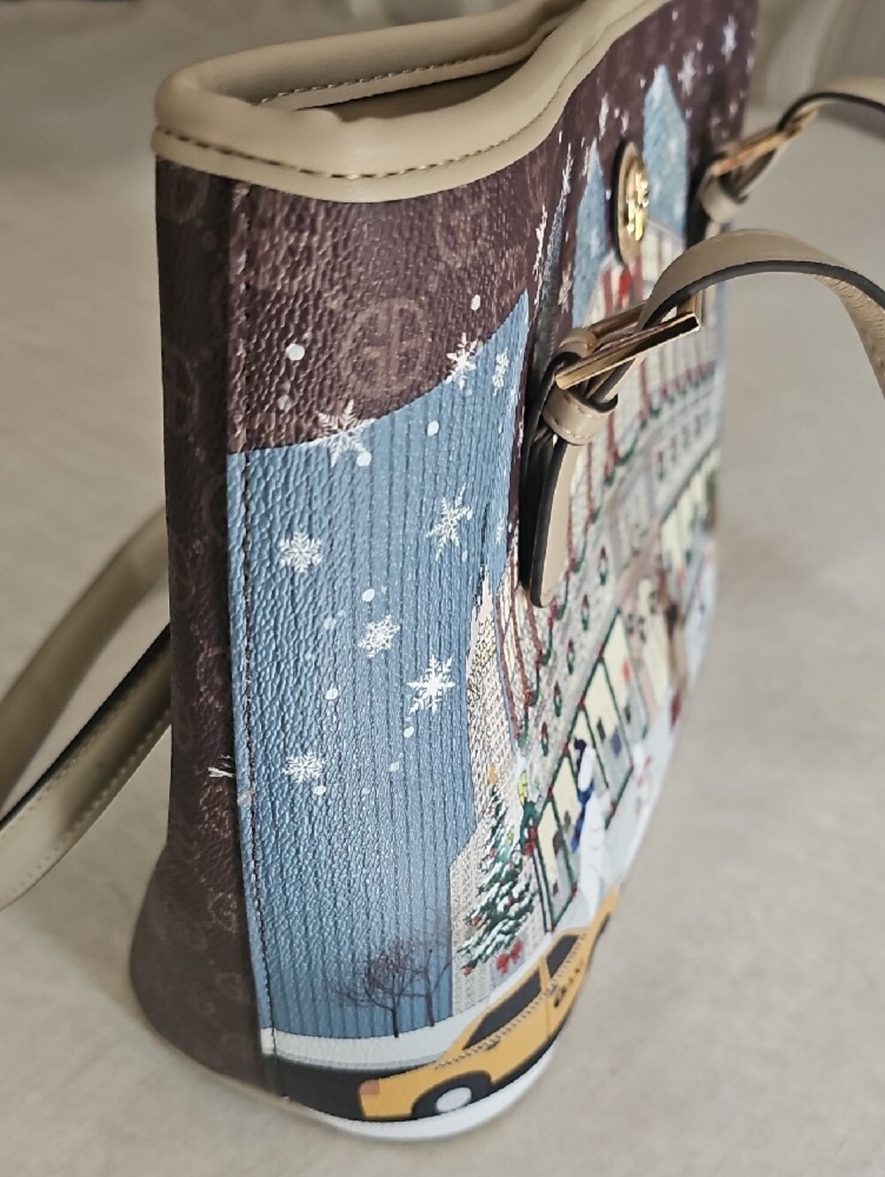Giani Bernini Beige-Trim Holiday City Scene Tote - Picture 12 of 13